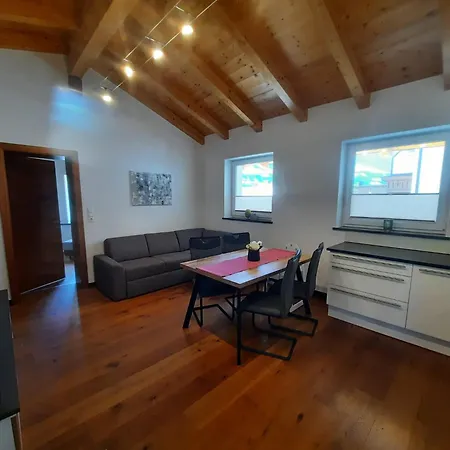 Emilia Apartment *
