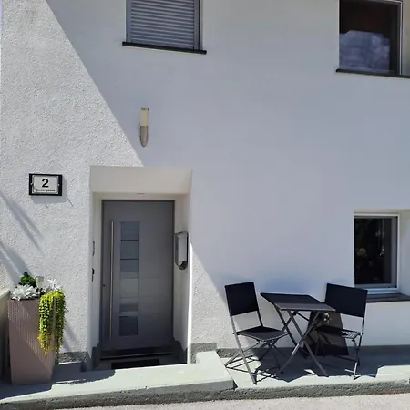 Emilia Apartment *