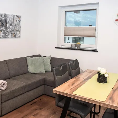 Emilia Apartman Schlitters